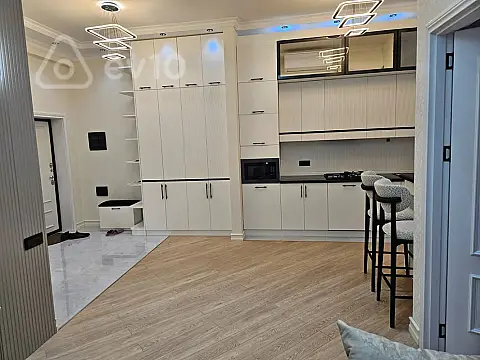 Kirayə verilir 2 otaqlı yeni tikili 55 m²