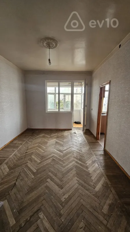 Kirayə verilir 2 otaqlı köhnə tikili 50 m²