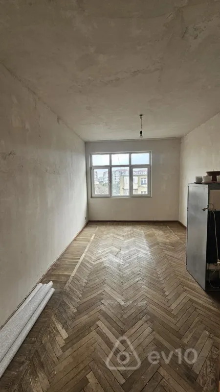 Kirayə verilir 2 otaqlı köhnə tikili 50 m²