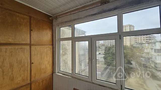 Kirayə verilir 2 otaqlı köhnə tikili 50 m²