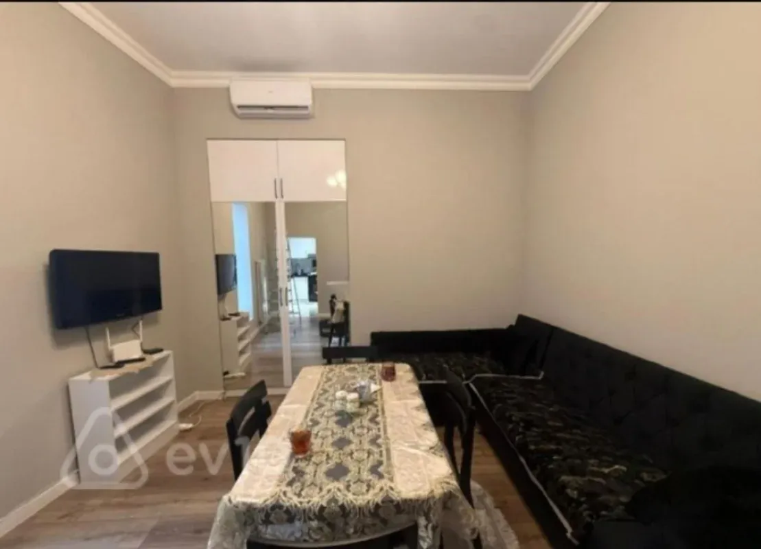 Kirayə verilir 1 otaqlı köhnə tikili 30 m²