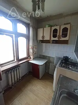 Kirayə verilir 2 otaqlı köhnə tikili 60 m²