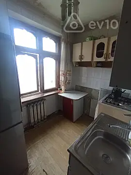 Kirayə verilir 2 otaqlı köhnə tikili 60 m²