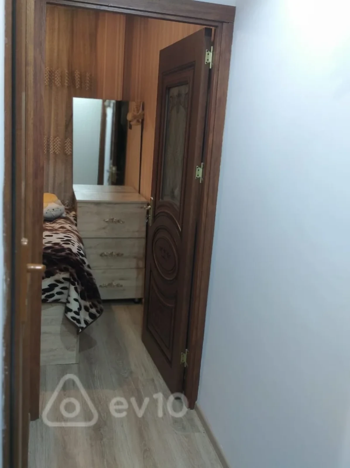 Kirayə verilir 2 otaqlı köhnə tikili 45 m²