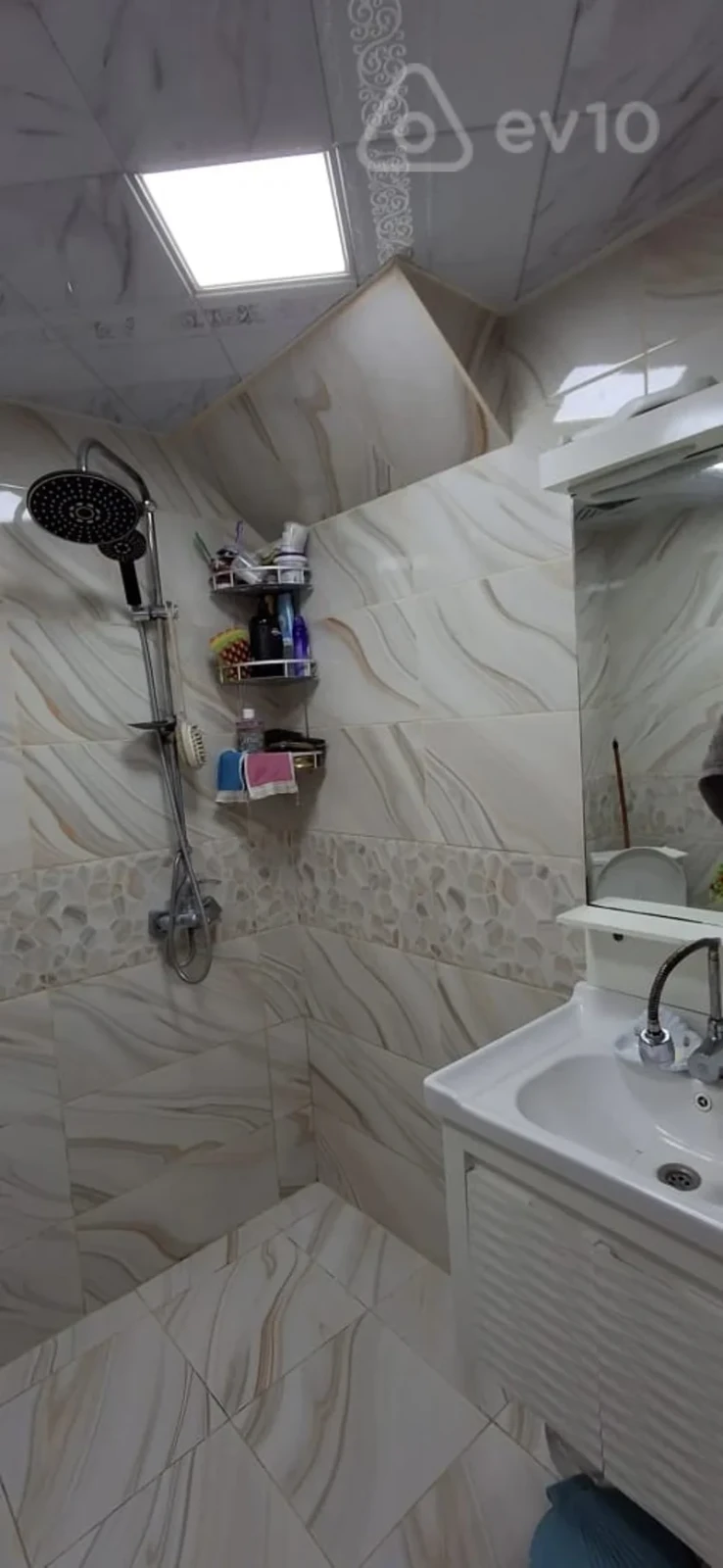 Satılır 7 otaqlı həyət evi 240 m²