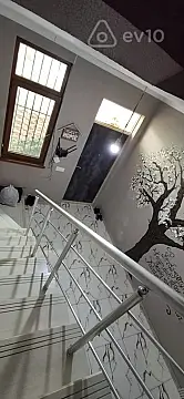 Satılır 7 otaqlı həyət evi 240 m²