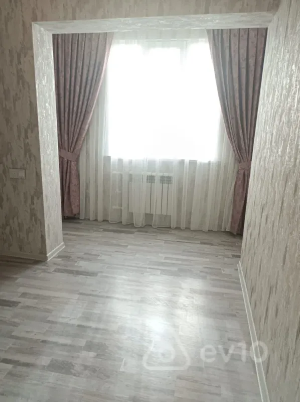 Satılır 2 otaqlı köhnə tikili 45 m²