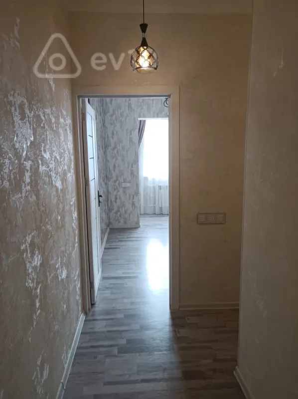 Satılır 2 otaqlı köhnə tikili 45 m²