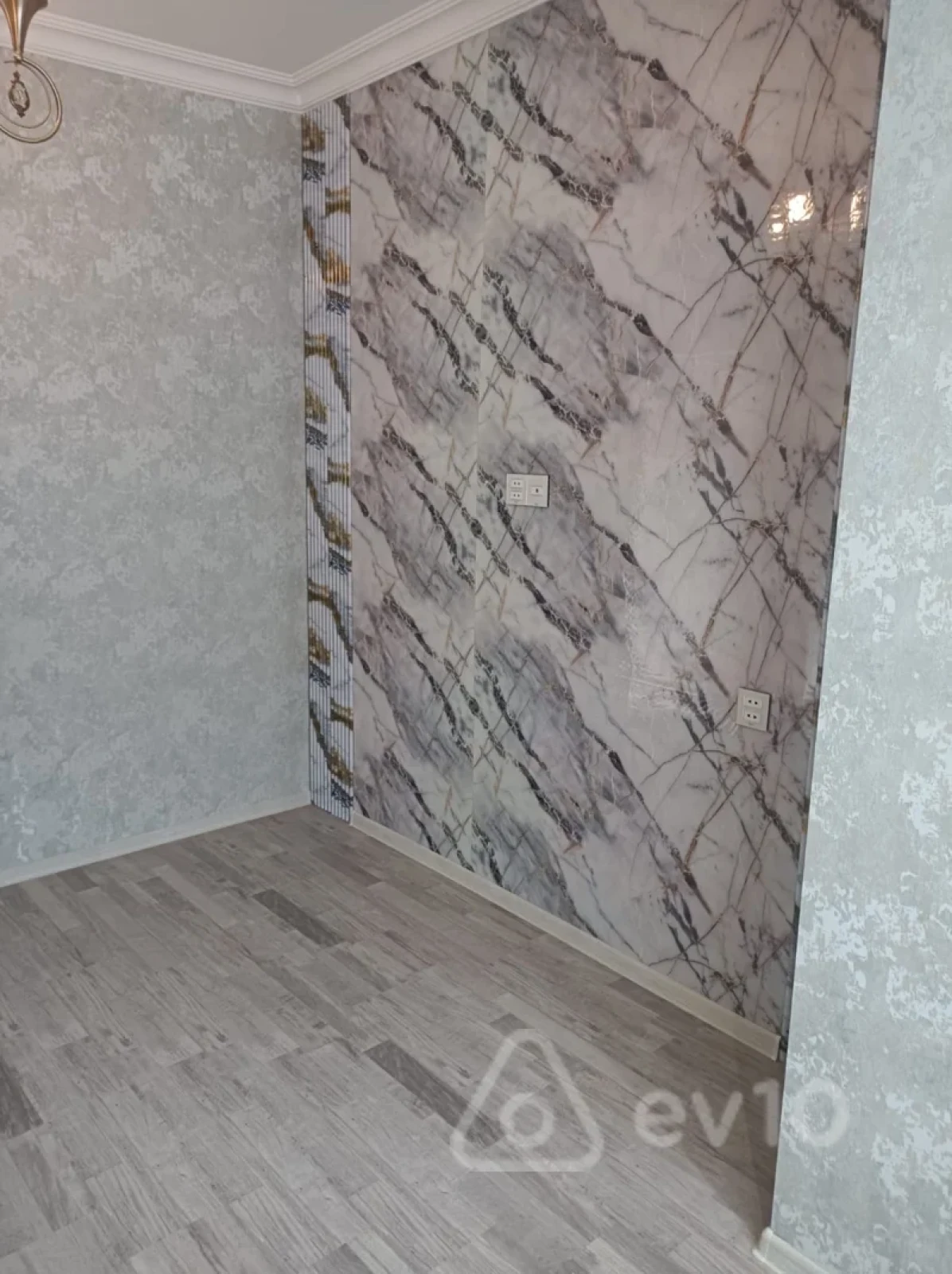 Satılır 2 otaqlı köhnə tikili 45 m²