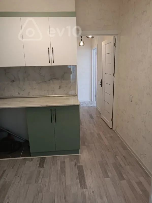 Satılır 2 otaqlı köhnə tikili 45 m²