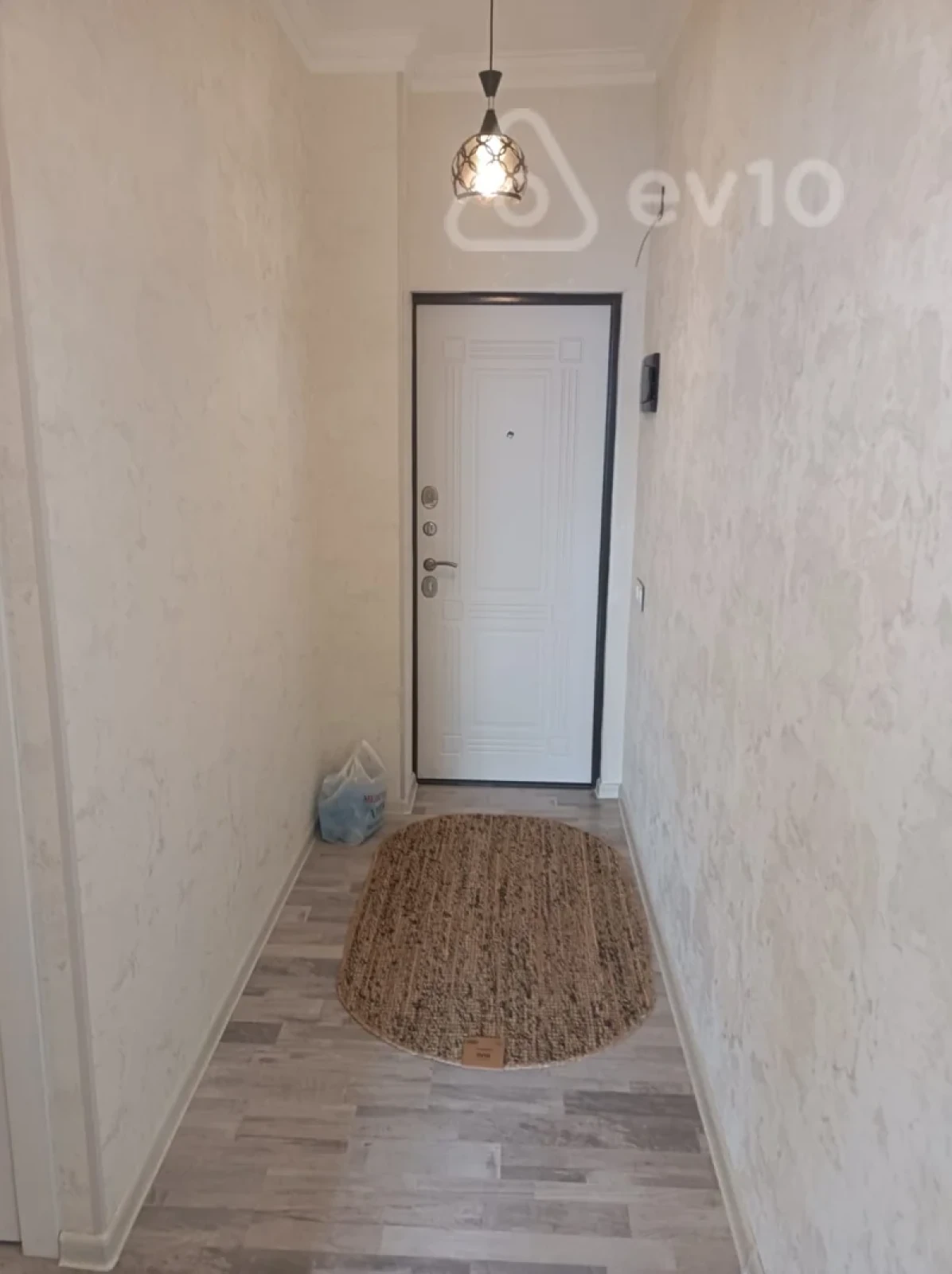 Satılır 2 otaqlı köhnə tikili 45 m²