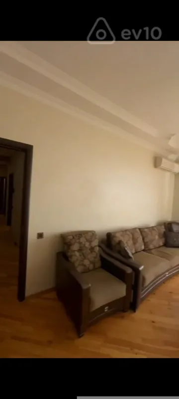 Kirayə verilir 2 otaqlı yeni tikili 90 m²