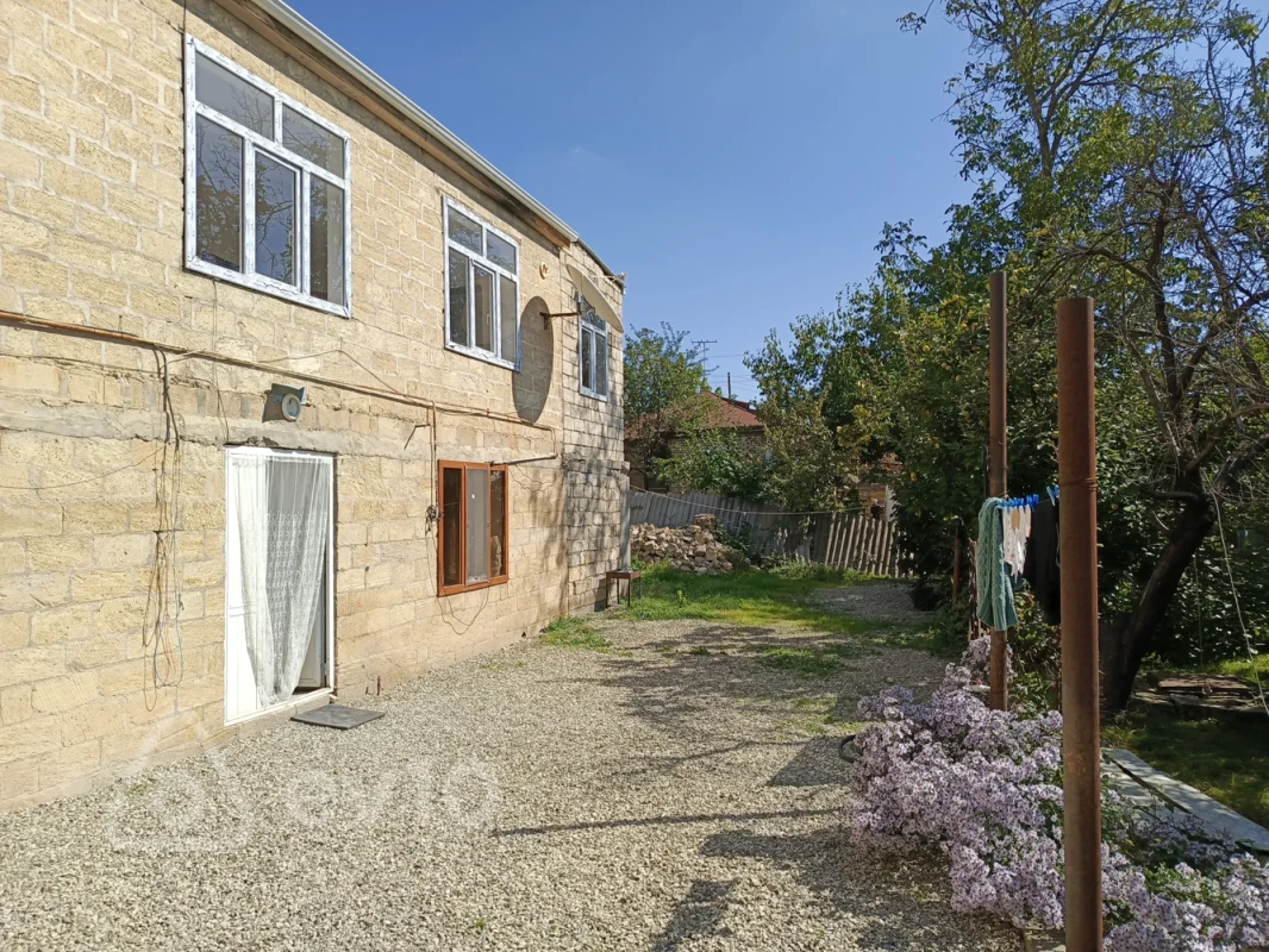 Satılır 6 otaqlı həyət evi 220 m²