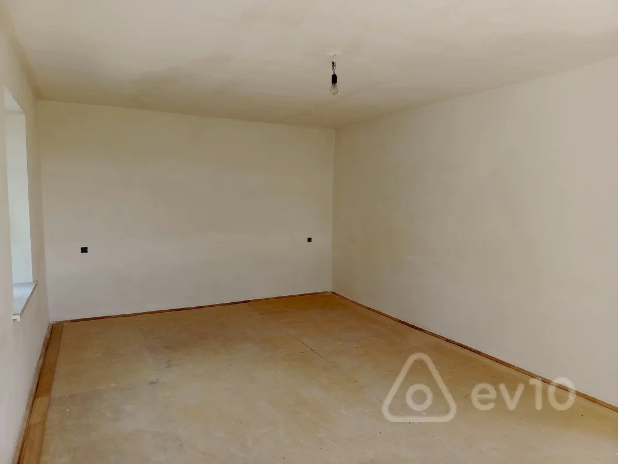 Satılır 6 otaqlı həyət evi 220 m²