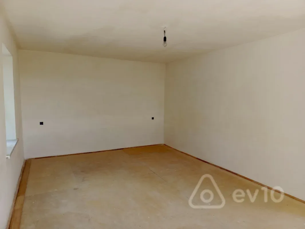 Satılır 6 otaqlı həyət evi 220 m²