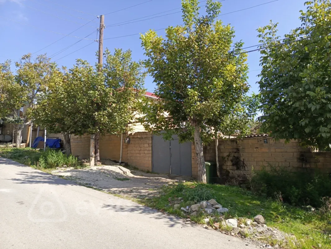 Satılır 6 otaqlı həyət evi 220 m²