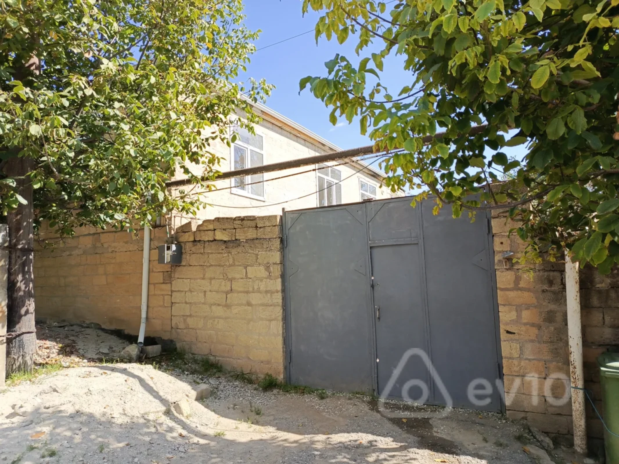 Satılır 6 otaqlı həyət evi 220 m²