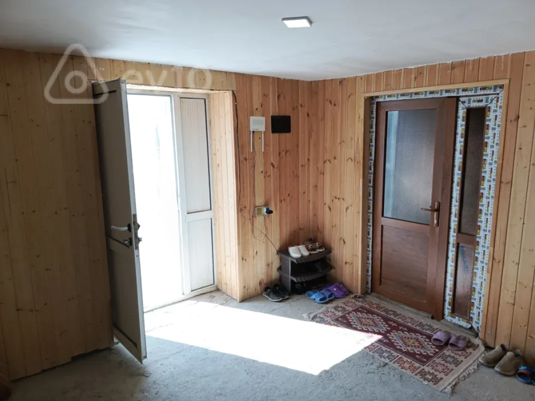 Satılır 6 otaqlı həyət evi 220 m²