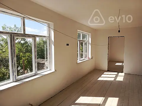Satılır 6 otaqlı həyət evi 220 m²
