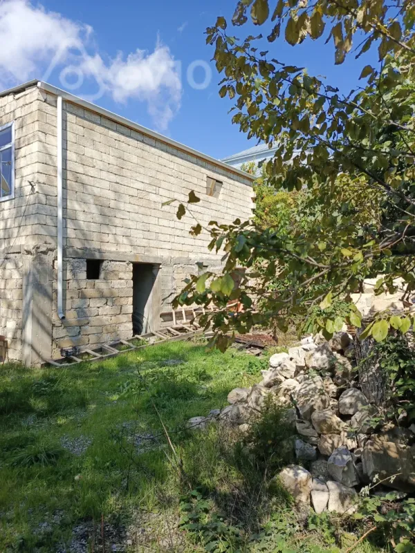 Satılır 6 otaqlı həyət evi 220 m²