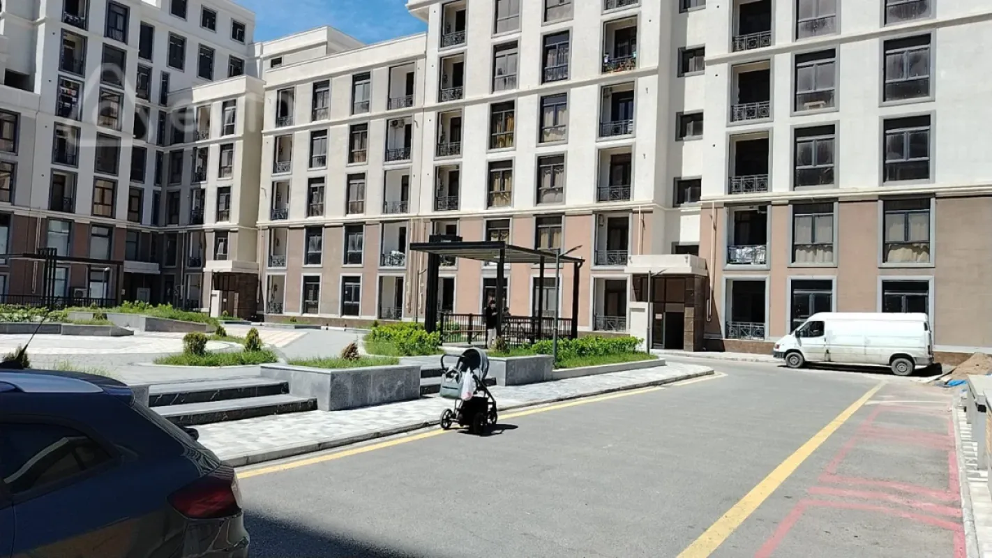 Kirayə verilir 3 otaqlı yeni tikili 80 m²