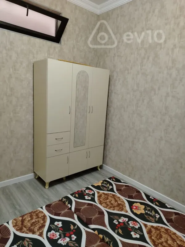 Kirayə verilir 3 otaqlı yeni tikili 80 m²