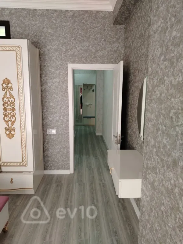 Kirayə verilir 3 otaqlı yeni tikili 80 m²