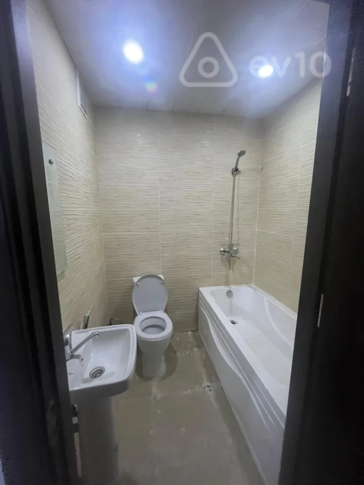 Satılır 3 otaqlı yeni tikili 94 m²