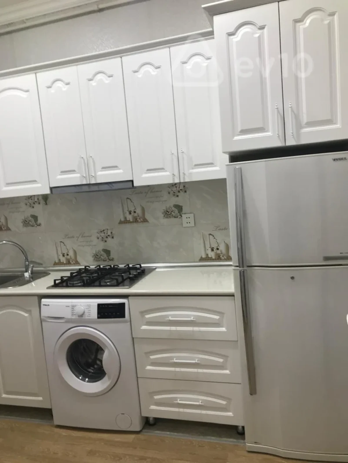 Kirayə verilir 2 otaqlı yeni tikili 70 m²