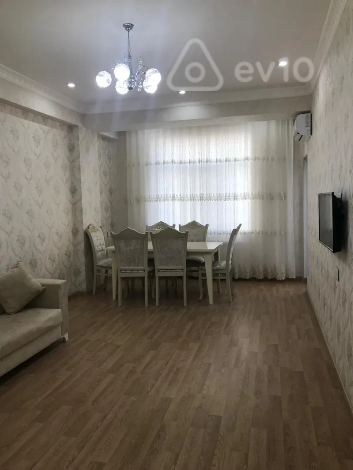 Kirayə verilir 2 otaqlı yeni tikili 70 m²