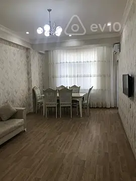 Kirayə verilir 2 otaqlı yeni tikili 70 m²