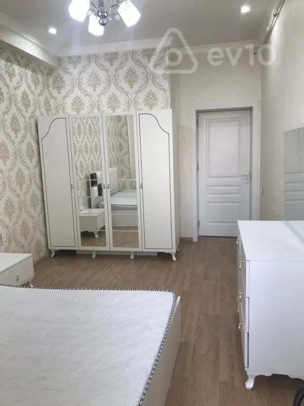 Kirayə verilir 2 otaqlı yeni tikili 70 m²