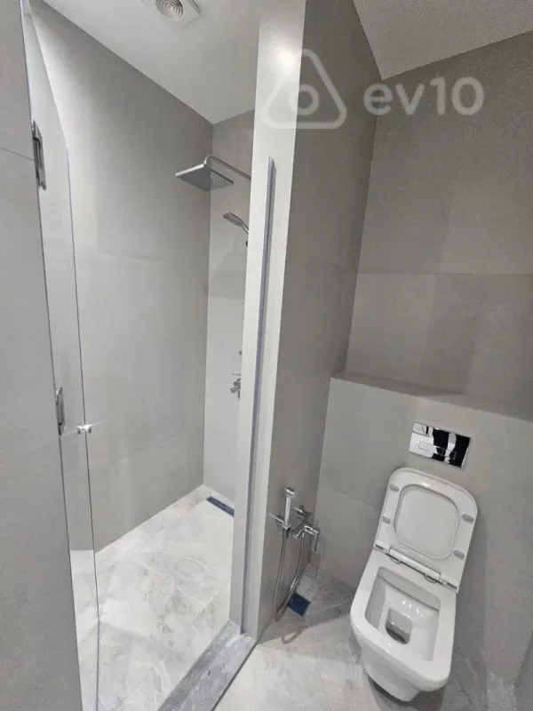 Kirayə verilir 2 otaqlı yeni tikili 70 m²