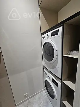 Kirayə verilir 2 otaqlı yeni tikili 70 m²