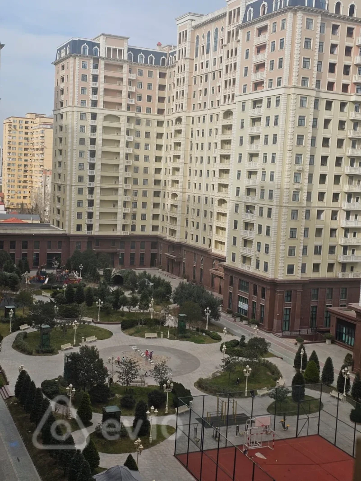 Kirayə verilir 2 otaqlı yeni tikili 70 m²