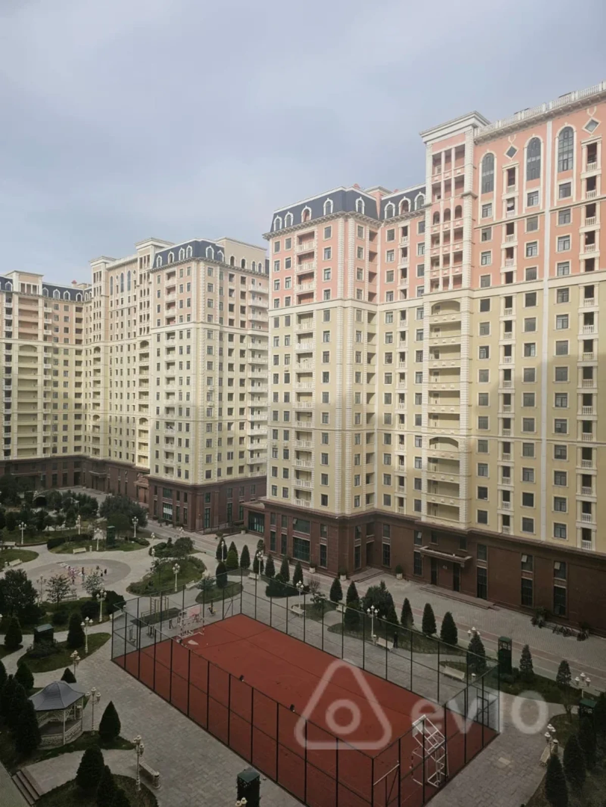 Kirayə verilir 2 otaqlı yeni tikili 70 m²