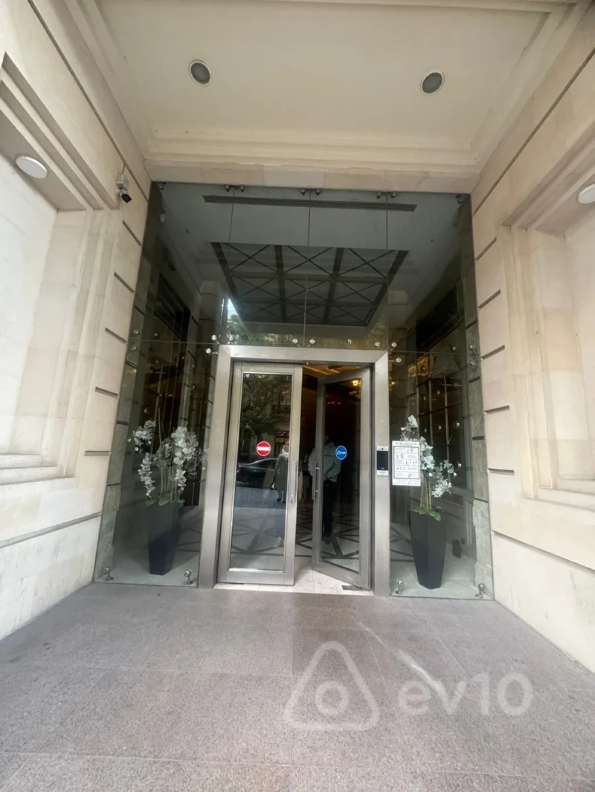 Kirayə verilir 3 otaqlı yeni tikili 106 m²