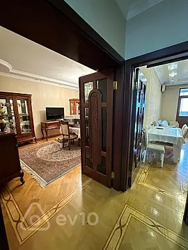 Kirayə verilir 3 otaqlı yeni tikili 159 m²