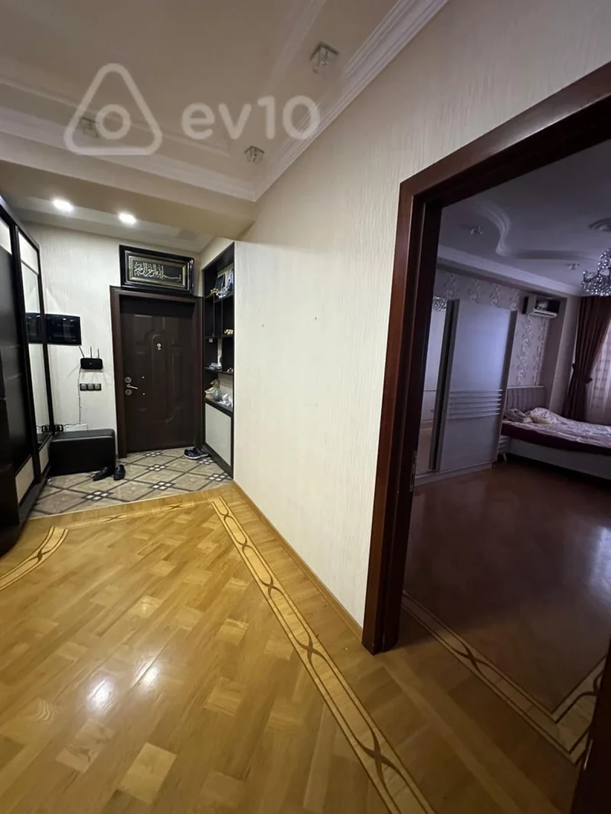 Kirayə verilir 3 otaqlı yeni tikili 159 m²