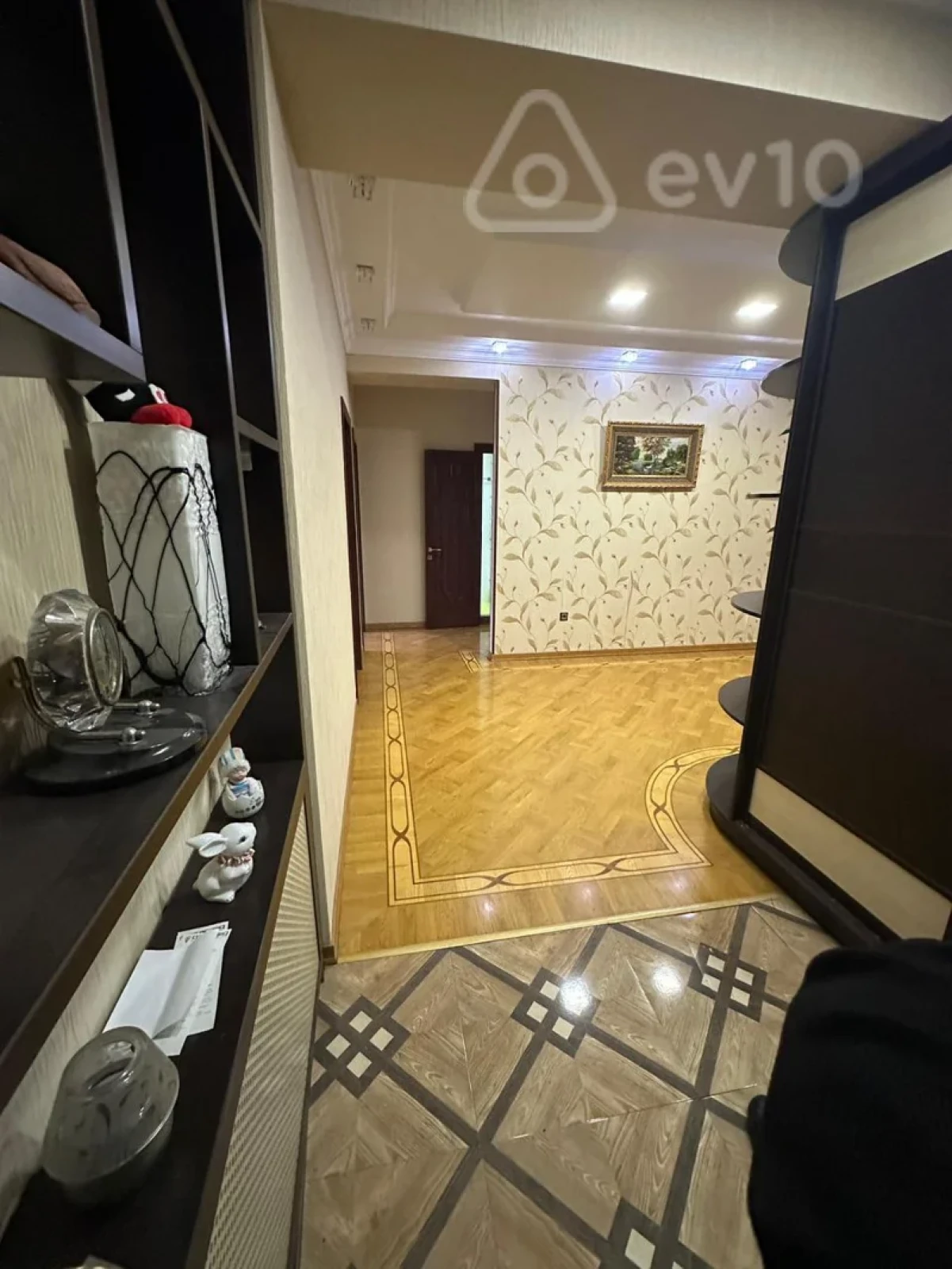 Kirayə verilir 3 otaqlı yeni tikili 159 m²