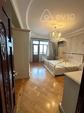 Kirayə verilir 3 otaqlı yeni tikili 159 m²