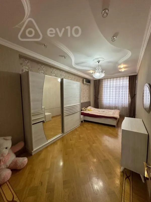 Kirayə verilir 3 otaqlı yeni tikili 159 m²