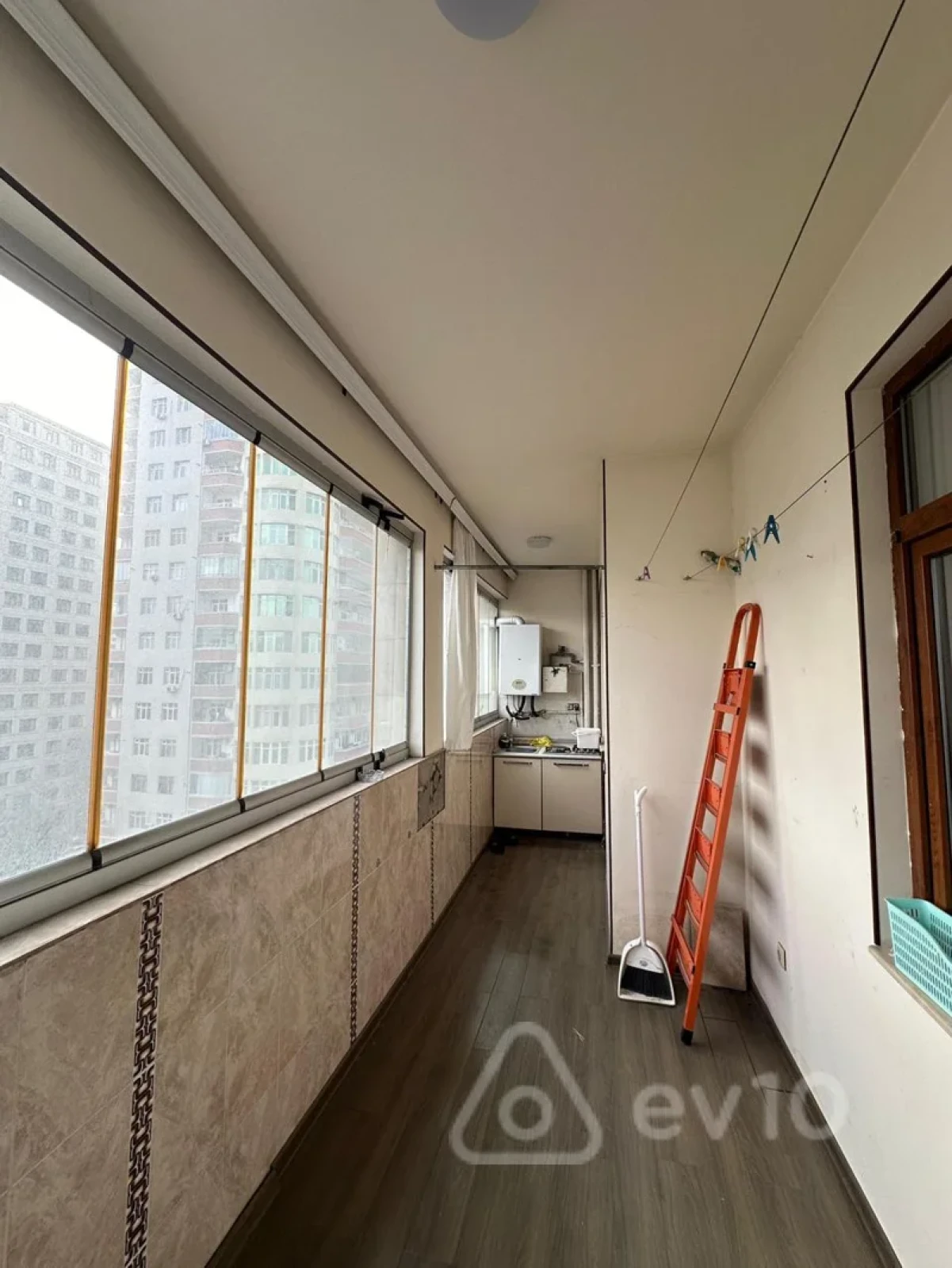 Kirayə verilir 3 otaqlı yeni tikili 159 m²