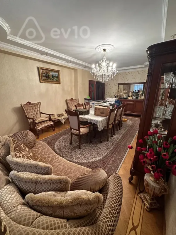 Kirayə verilir 3 otaqlı yeni tikili 159 m²