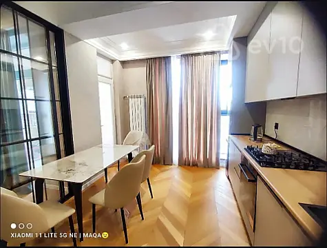 Kirayə verilir 2 otaqlı yeni tikili 80 m²