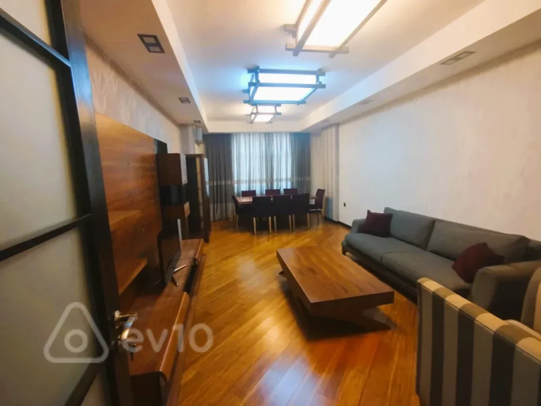 Kirayə verilir 3 otaqlı yeni tikili 110 m²
