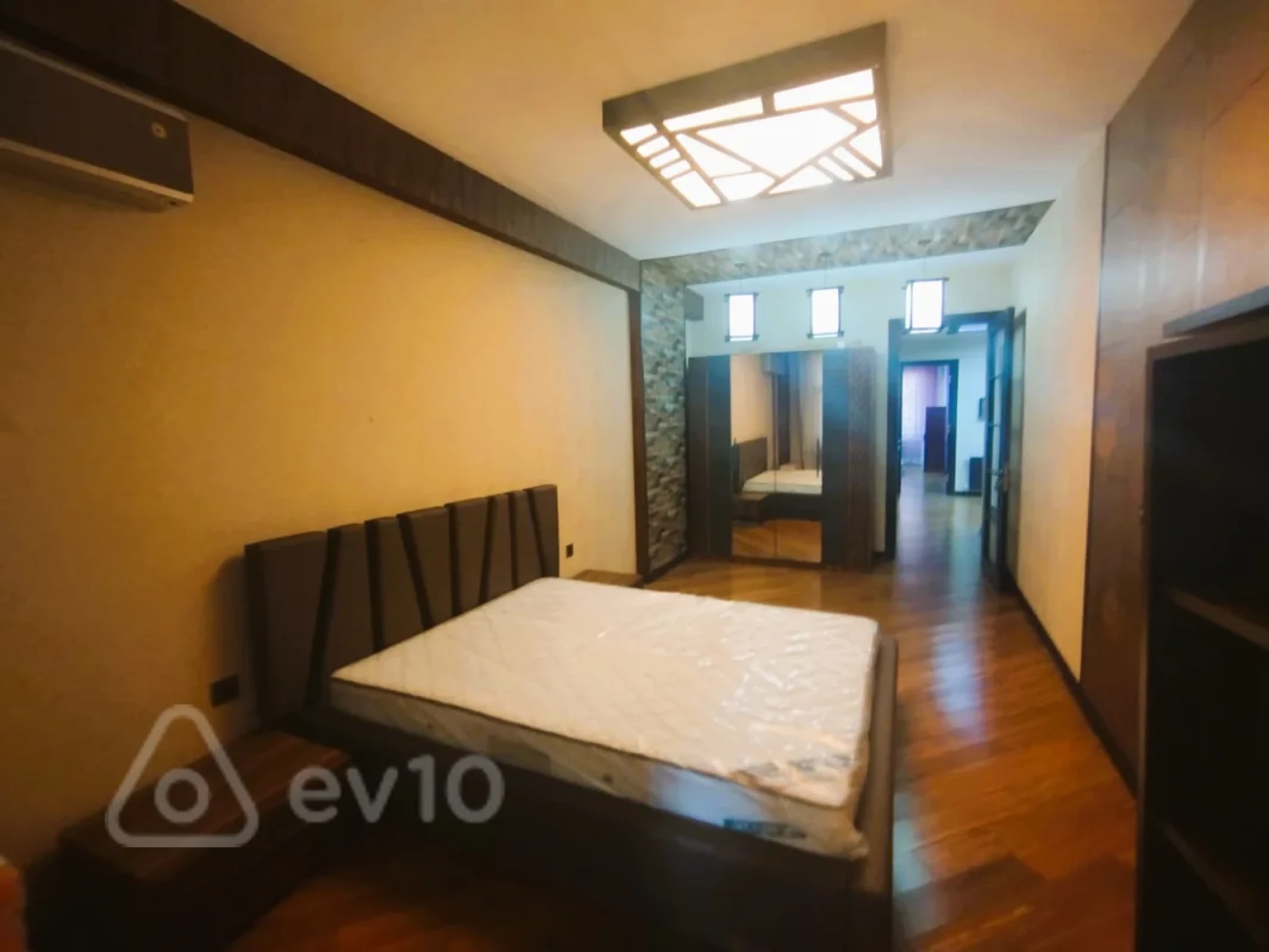 Kirayə verilir 3 otaqlı yeni tikili 110 m²