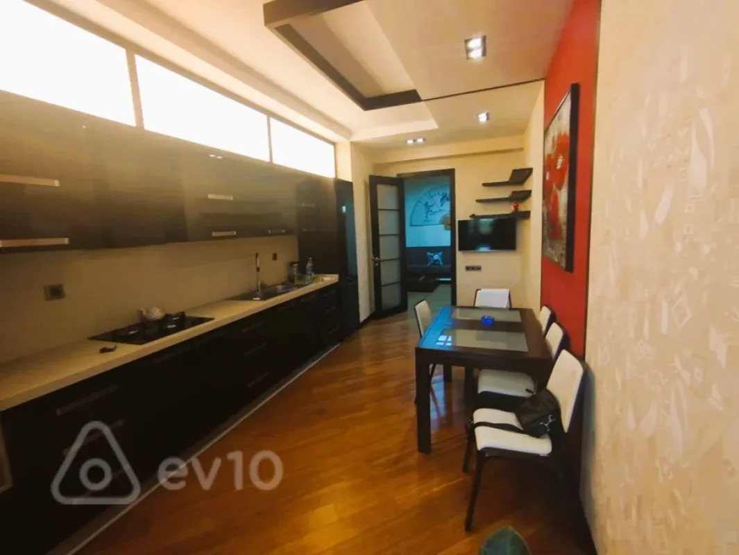 Kirayə verilir 3 otaqlı yeni tikili 110 m²