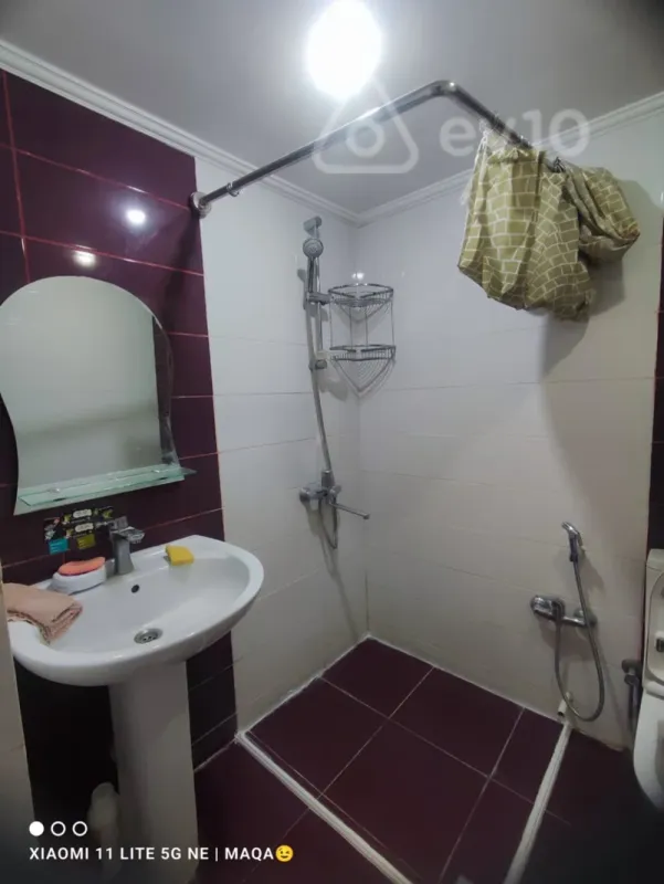 Kirayə verilir 2 otaqlı köhnə tikili 50 m²