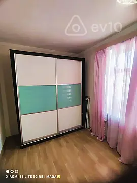Kirayə verilir 2 otaqlı köhnə tikili 50 m²